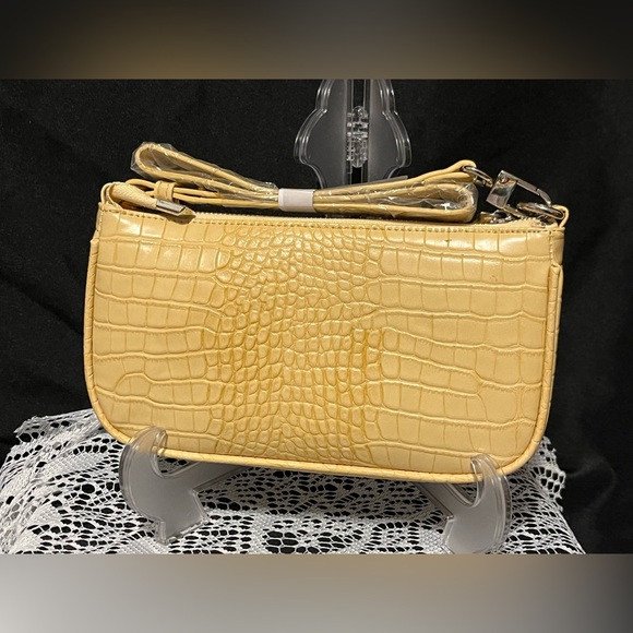 Soft Yellow Handbag NWT Silver Chain - Unbranded - Picture 2 of 7